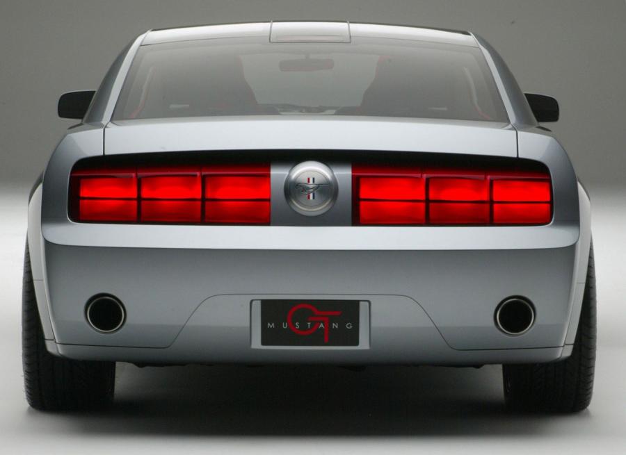  Ford Mustang GT Concept 2003 года  (фото 21 из 31)